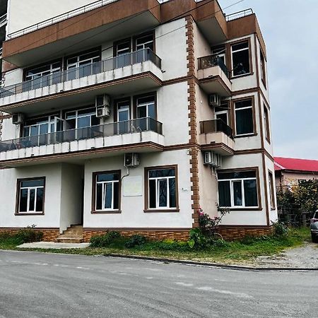 Apartments Nita Batumi Bagian luar foto