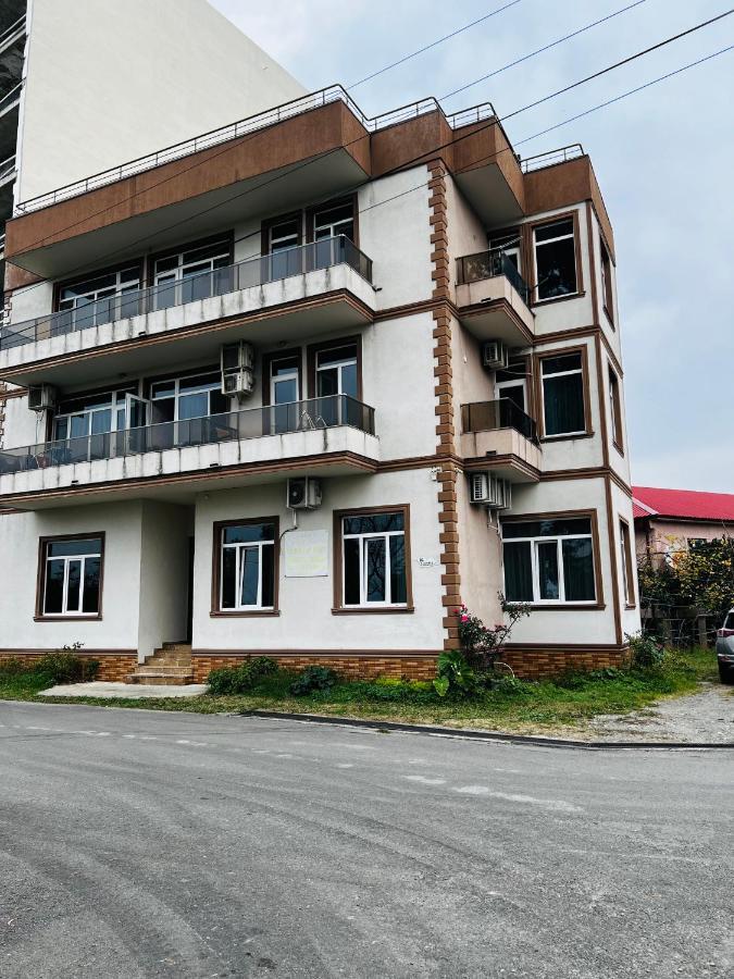 Apartments Nita Batumi Bagian luar foto